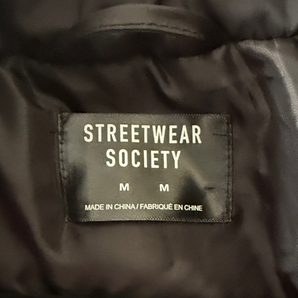 Streetwear Society Black Puffer Vest - Women's Sleeveless Jacket - Picture 3 of 4